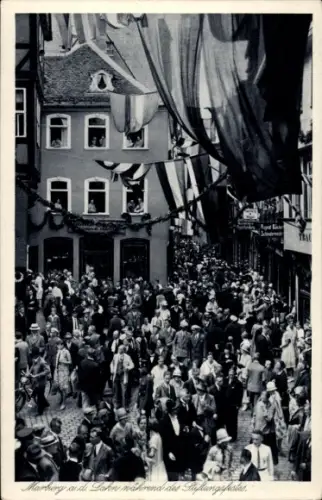 Ak Marburg an der Lahn,  Stiftungsfest, Straßenansicht