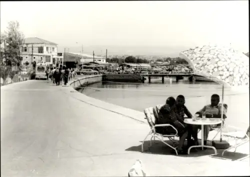 Foto Paphos Zypern, Menschen am Tisch, Straße, Steg