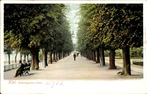 Ak Kiel, Schlossgarten Allee, Passanten