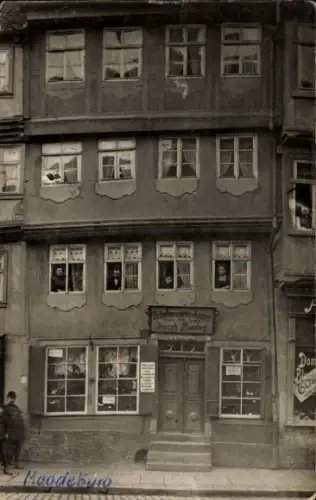 Foto Ak Magdeburg an der Elbe, Schuhwaren-Lager Josef ?, Wohnhaus, Anwohner