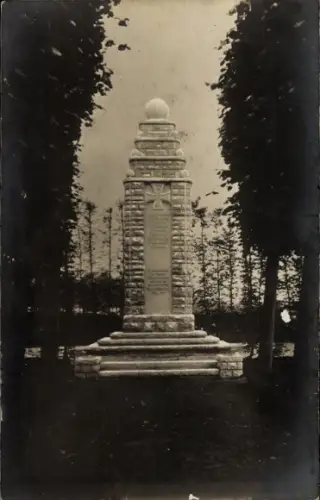 Foto Ak Bapaume Pas de Calais, deutsches Kriegerdenkmal, 1. WK