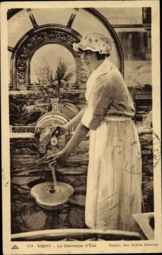 Ak Vichy Allier, La Donneuse d'Eau