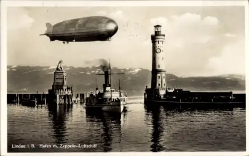 Ak Lindau am Bodensee Schwaben, Hafen mit Zeppelin Luftschiff, Leuchtturm