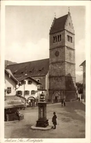 Ak Zell am See in Salzburg, Marktplatz, Kirche, Uhrturm,  , schwarz-weiß
