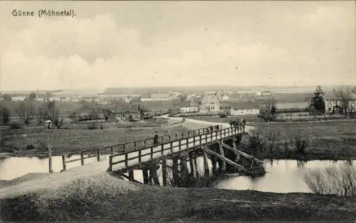 Ak Günne Möhnesee in Westfalen,  Brücke über die Möhne, Ortsansicht