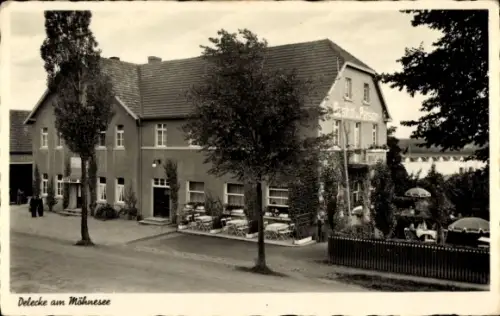 Ak Delecke Möhnesee in Westfalen,  Hotel de la Troupe, Seeterrasse, Gastgarten