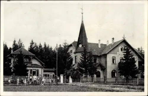 Ak Eichgraben Zittau in Sachsen, Blick auf das Erholungsheim, Wiese, Kinder