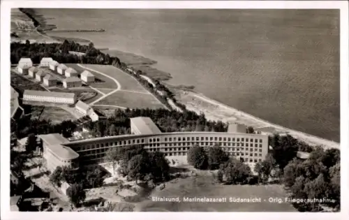 Ak Stralsund in Vorpommern,  Marinelazarett, Südansicht, Orig. Fliegeraufnahme