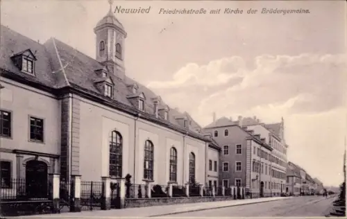 Ak Neuwied am Rhein, Friedrichstraße mit Kirche der Brüdergemeinde