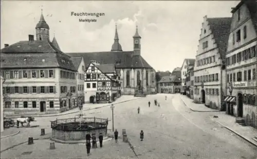 Ak Feuchtwangen in Mittelfranken, Marktplatz, Kirche