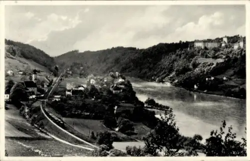 Ak Wernstein am Inn Oberösterreich, Blick zum Schloss Neuburg