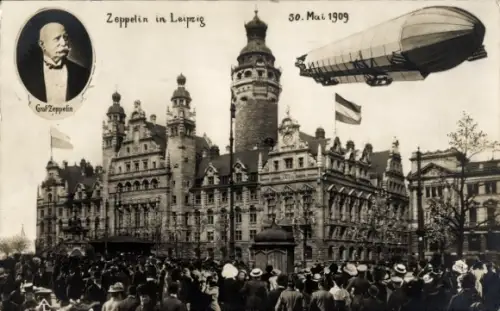 Foto Ak Leipzig, Menschen blicken auf den Zeppelin, Portrait Graf Zeppelin