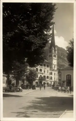 Foto Ak Bad Hofgastein in Salzburg, Thermalbad, Straßenpartie