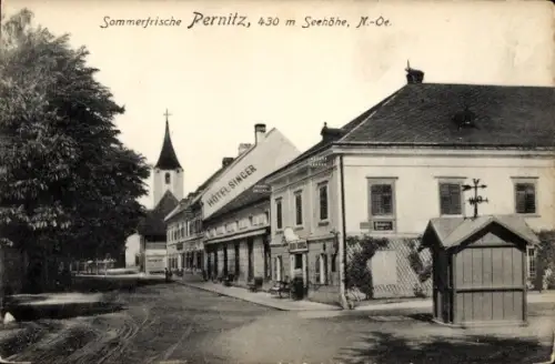 Ak Pernitz Niederösterreich, Straßenpartie mit Hotel Singer