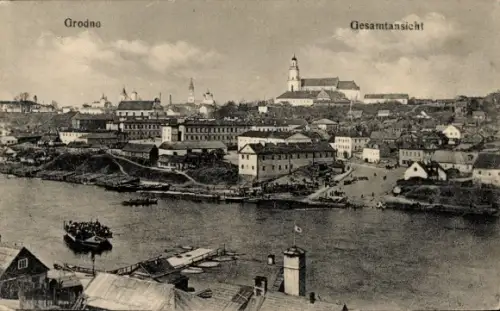 Ak Grodno Weißrussland, Gesamtansicht vom Ort, Kirche