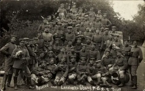 Foto Ak Trier, deutsche Soldaten in Uniform, Reserve- und Landwehr-Übung M.G.A. 2