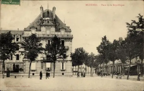 Ak Charleville Mézières Ardennes, Place de la République, Platz