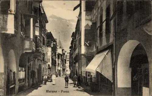 Ak Meran Merano Südtirol, Strassenansicht