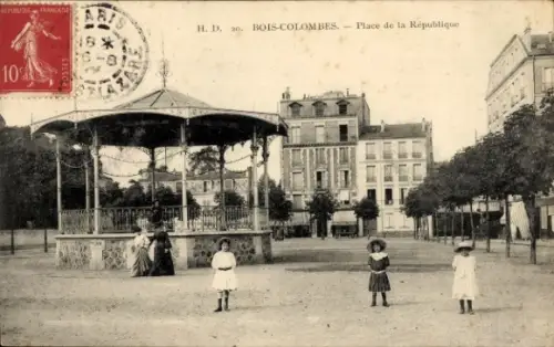 CPA Bois Colombes Hauts de Seine, Place de la République