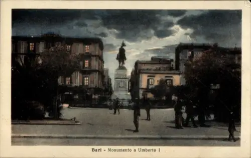 Ak Bari Puglia,  Monumento a Umberto I, Reiterdenkmal