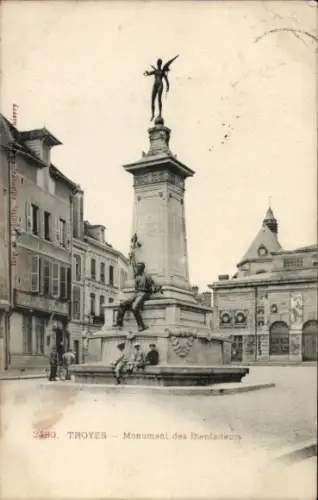 Ak Troyes Aube, 2480. TROYES, Monument des Bienfaiteurs