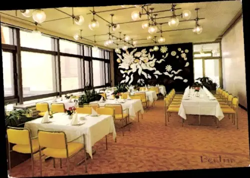 Ak Berlin Mitte, Hauptstadt der DDR, Palast der Republik, Innenansicht, Palast Restaurant