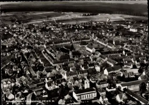 Ak Freudenstadt im Schwarzwald, Höhenluftkurort  740 m ü. M., Luftbild Innenstadt