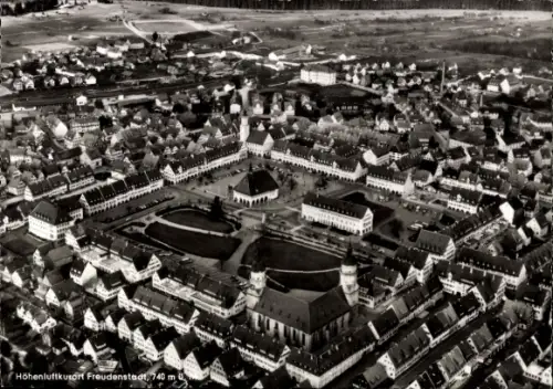Ak Freudenstadt im Schwarzwald, Luftaufnahme von  Höhenluftkurort, 740 m