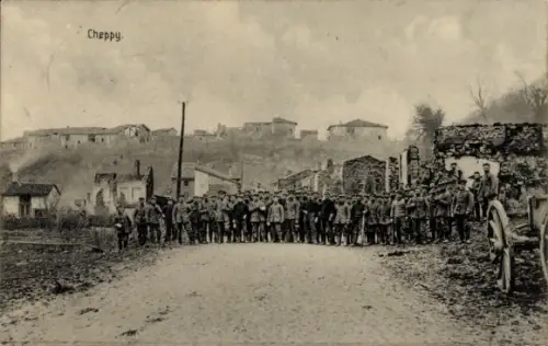 Ak Cheppy Meuse, Kriegsschauplatz 1. WK, Gruppenbild deutsche Soldaten