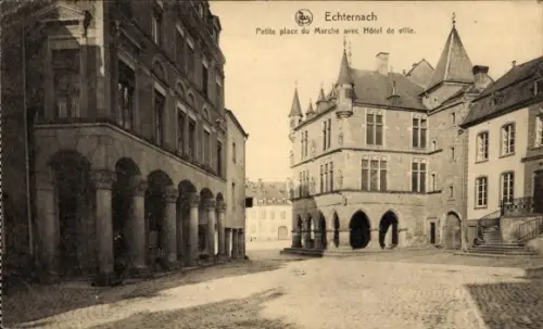 Ak Echternach Luxemburg,  Kleiner Marktplatz, Rathaus
