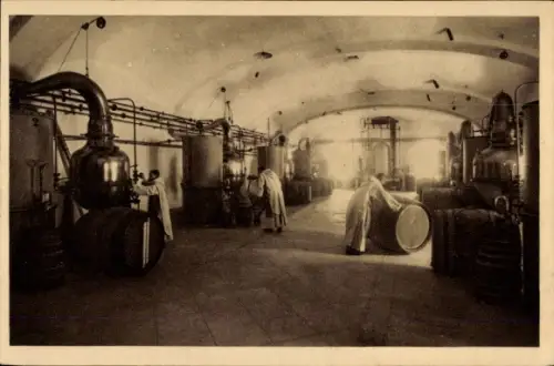 CPA Fourvoirie Saint Laurent du Pont Isère, Fabrication de la Chartreuse, Salle des Alambics