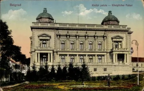 Ak Beograd Belgrad Serbien,  Königlicher Palast, Garten, Mann im Anzug