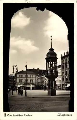 Ak Magdeburg an der Elbe, Kaiser-Otto-Denkmal, Brunnen mit Baldachin, Magdeburg Marktplatz, Aus d