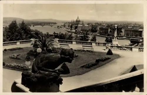 Ak Budapest Ungarn,  Ungarisches Parlament, Donau, Margareteninsel, Kettenbrücke, Königliche Burg