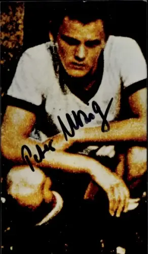 Fotoausschnitt Fußballer Peter Utzig, FC St. Pauli, Autogramm