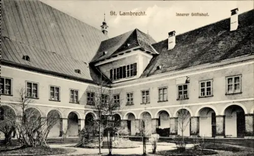 Ak Sankt Lambrecht Murau Steiermark, Inneres Stiftshof