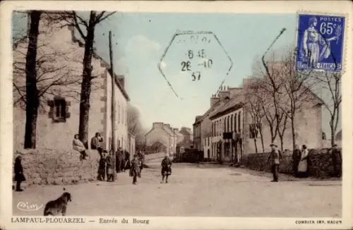 Ak Lampaul Plouarzel Finistère, Burgeingang, Straßenansicht