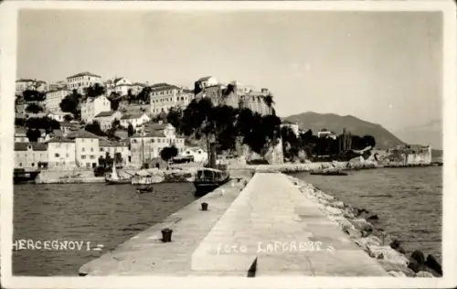 Foto Ak Herceg Novi Castelnuovo Montenegro, Blick auf eine Stadt
