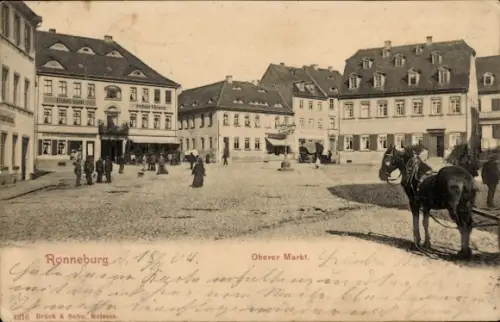 Ak Ronneburg im Kreis Greiz Thüringen, Blick auf den oberen Markt, Passanten