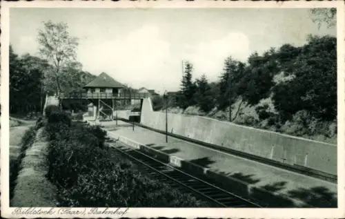 Ak Bildstock Friedrichsthal Saarland, Partie am Bahnhof, Gleisseite