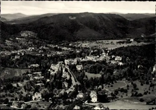 Ak Badenweiler im Schwarzwald,  Ortsansicht, Luftaufnahme