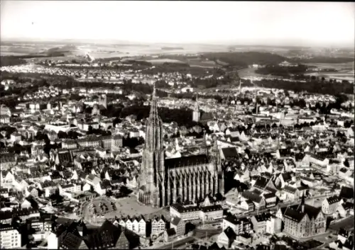 Ak Ulm an der Donau, Fliegeraufnahme der Stadt mit Münster