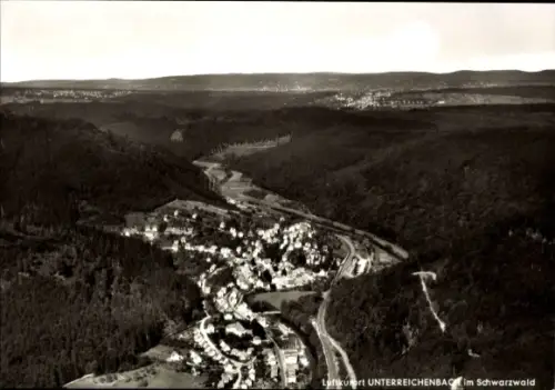 Ak Unterreichenbach im Schwarzwald, Luftkurort Unterreichenbach, Schwarzwald, Ortsansicht, Tal, B