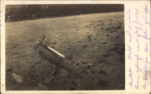 Foto Ak Modell-Flugzeug