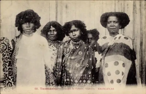 Ak Antananarivo Tananarive Madagaskar, Afrikanerinnen in Tracht