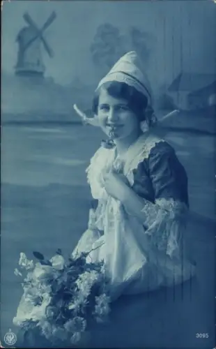 Ak Frau in niederländischer Tracht, Portrait