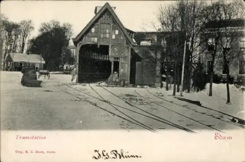 Ak Edam Volendam Nordholland Niederlande, Straßenbahn, Haltestelle, Wagenhalle