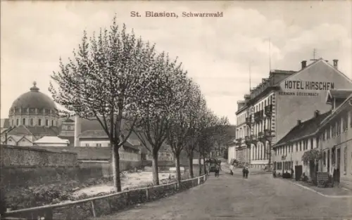 Ak St. Blasien Schwarzwald, Straßenpartie, Hotel Hirschen, Hermann Dossenbach