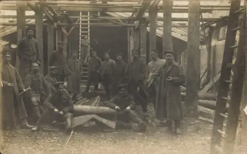 Foto Ak deutsche Soldaten in Uniform, Pioniere
