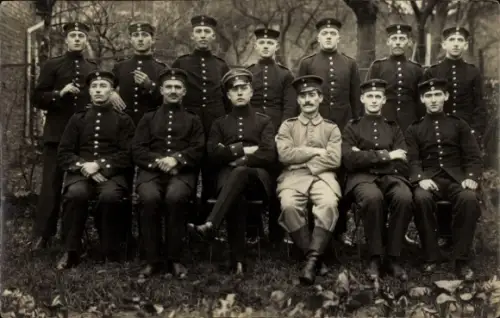 Foto Ak Bückeburg, Deutsche Soldaten in Uniform, Gruppenbild